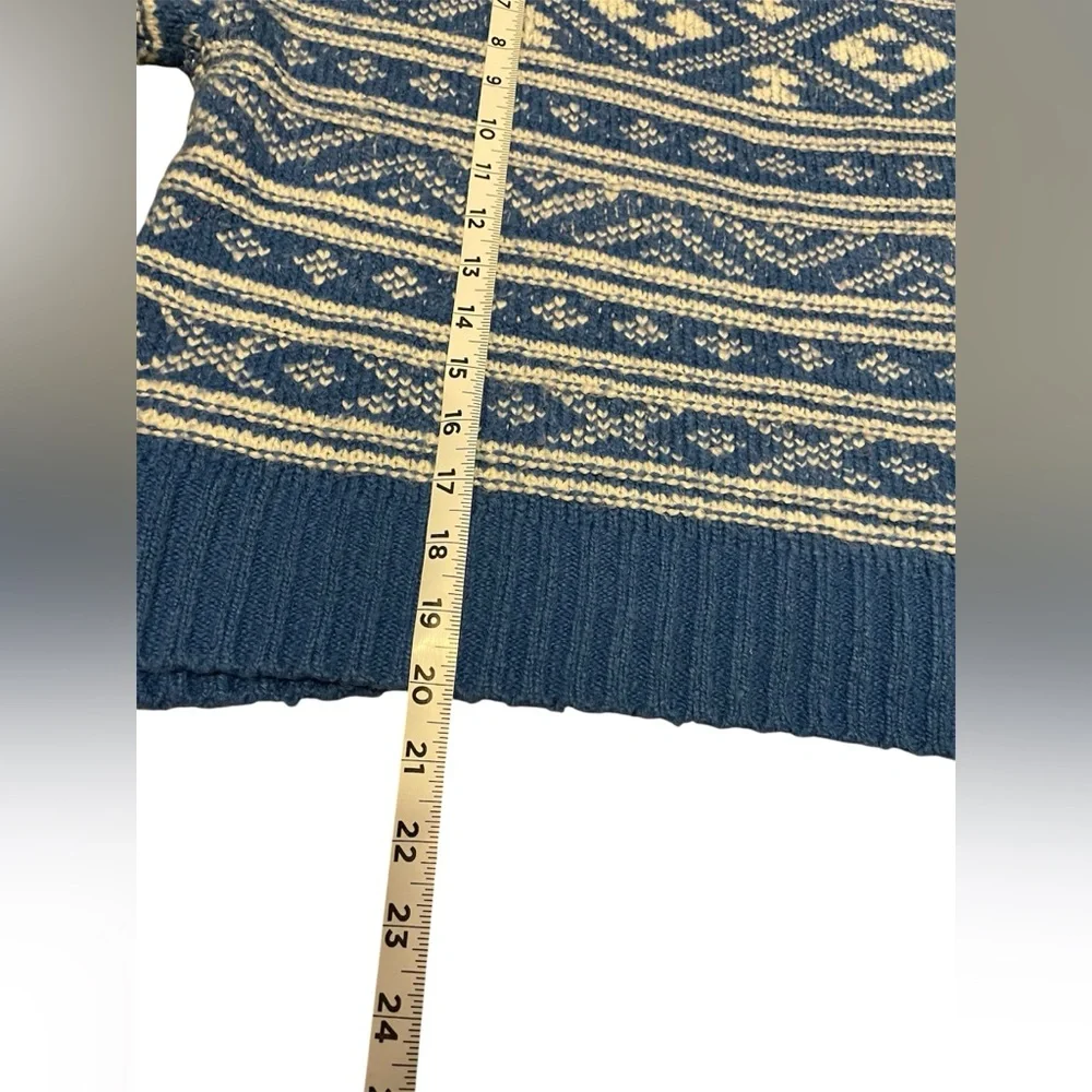 American Eagle Outfitters Blue and White Patterned Sweater